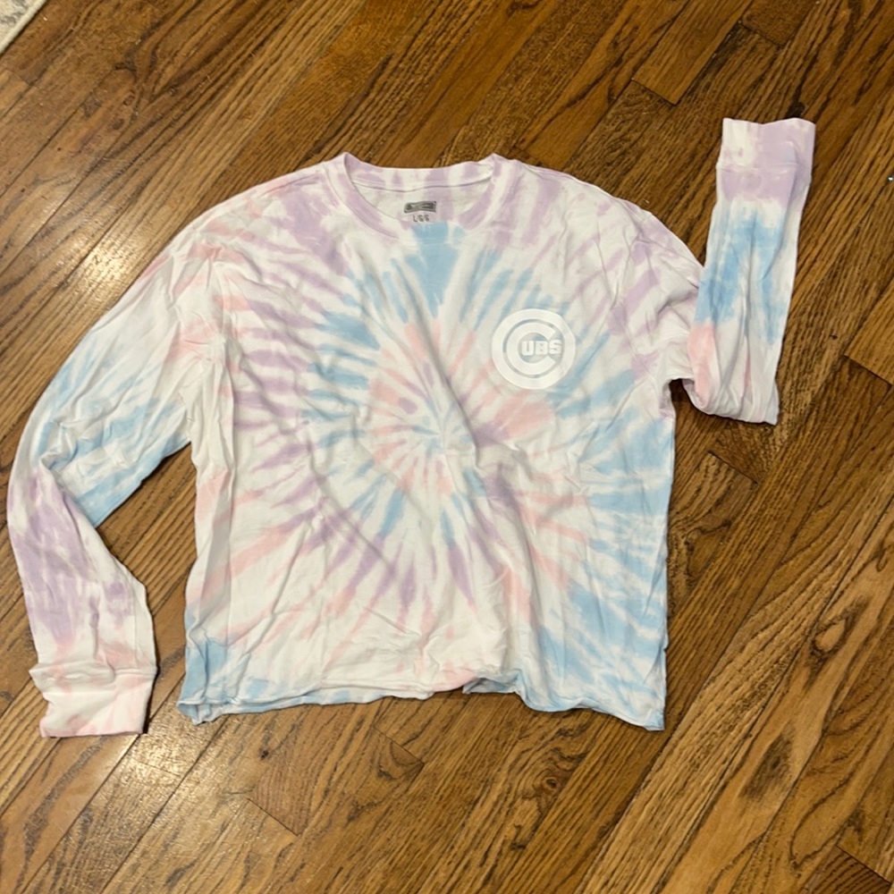 AE tie dye Cubs tee